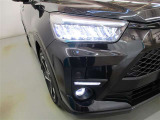 LEDヘッドライトとフォグランプのコラボです。雨や雪の日も安心!フォグランプがお車の存在を際立たせますね♪