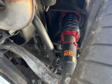 【BLITZDampers】車高が低くなり、スタイリッシュな見た目となっております。車両の重心が下がる事で、走行時の安定性も向上します♪