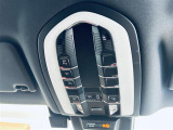 マカン  4WD 本革シート