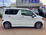 ご成約のおクルマ全て、エンジンオイルを交換してご納車させていただきます!また、点検時に消耗品の状態確認も行い必要に応じて新品交換させていただきます!
