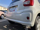シートを外して室内をすみずみまで洗浄&消臭。ボディやタイヤはもちろん、エンジンルームまで洗浄しています。