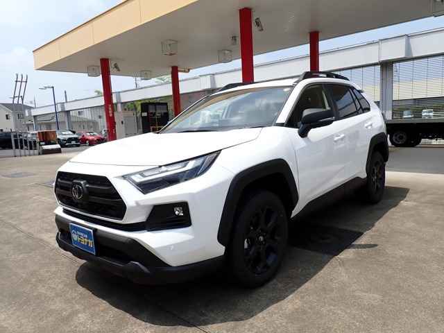 RAV4 2.5 ハイブリッド アドベンチャー オフロードパッケージ II E-Four 4WD パノラ...