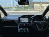 見通しのよいすっきりとした視界で、誰でも運転しやすいです。運転のしやすさは疲れにくさにも繋がりますよ♪