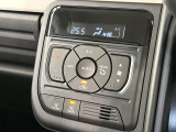 【オートエアコン】一度お好みの温度に設定すれば、車内の温度を検知し風量や温度を自動で調整。暑い…寒い…と何度もスイッチ操作をする必要はありません。快適な車内空間には必須の機能ですね♪