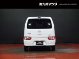 【ボディカラー:ホワイト】清潔感と高級感を併せ持つ明るい色合いで、車体のフォルムを際立たせます。
