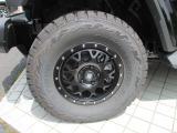 ブラックホイール&285/70R17ATタイヤ