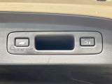 【パワーバックドア】スマートキーや運転席のボタンを押すだけでリアゲートが自動で開閉します!荷物を持っている時や、高い位置にあるバックドアを閉める際に便利な機能です♪