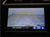 バックカメラ搭載です!車庫入れが苦手な人はもちろん、車両感覚に自信がある人にもお勧めです!見えない箇所が見えるようになるので、低い障害物や隠れてしまっている子供の存在等にも気付く事が出来ます。