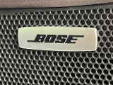 【BOSEンドシステム】メーカーオプションの高品位サウンドシステムを搭載。専用のチューニングが施された大小様々なスピーカーから良質なサウンドが奏でられ、臨場感あふれる音響空間を演出します。