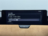 【12.3型ナビ】ナビゲーションや多彩なオーディオ機能を搭載した12.3インチのワイドディスプレイ。Apple CarPlayやAndroidAutoにも対応します。