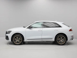Q8 ブロンズ エディション ディーゼル 4WD 
