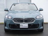BMWと言えば特徴的なキドニーグリル。ダイナミックなフロントマスクを演出します。