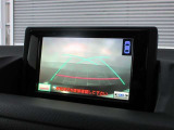 バックモニターで、駐車時に見えにくい後方をしっかり確認できます。
