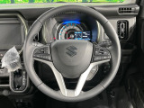 【ステアリングスイッチ】運転中、前方から目線をそらすことなく、オーディオ等の操作が可能な便利機能!安心&快適なドライブを演出してくれます♪