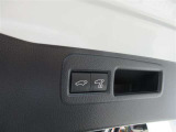 パワーバックドアで非力な方もトランクをらくらくオープン!