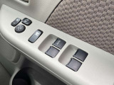 電動ミラーやパワーウィンドウも装備されております。