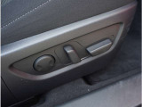 運転席は2種類のシートパターンを記憶させることが出来ます!