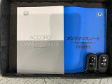スマートキーは鍵をバッグに入れたままでもドアロックの開閉やエンジンのON・OFFができます。夜間や雨の日も鍵を探さなくて良いので便利です。