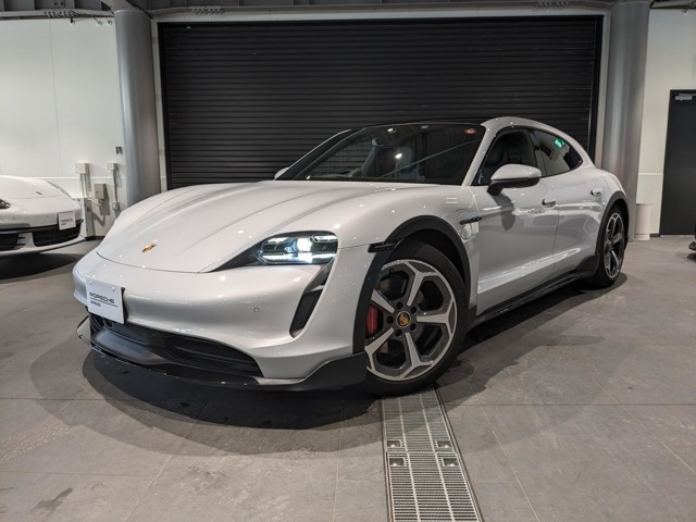 ポルシェ タイカンクロスツーリスモ 4S 4+1シート 4WD の中古車