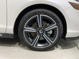 ご納車までの期間ですが、県内のお客様は1,2週間、県外のお客様は2,3週間ほどでご納車が可能となります。但し、お支払いや書類の状況によっては多少の前後もありますので、その際には何卒ご了承下さい。