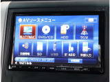 お車選びをお楽しみ頂けるよう、在庫車の展示スペースを十分に確保しております。