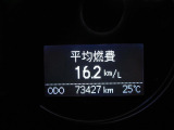 運転席のメータパネル類は常に視界に入る場所ですので、大事なチェックポイントです。ぜひ実際にご乗車ください。