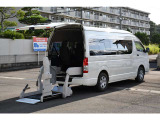 ハイエースコミューター  ウェルキャブBタイプ車いす2名固定