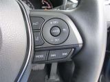 レーダークルーズコントロール付きです。車速に応じて追従支援してくれるので、ロングドライブも快適です。詳細は販売店スタッフまでおたずねください。