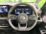 【純正革巻きステアリング】上質な革を使用することで、手にしっかり馴染みとても運転しやすいハンドルです♪