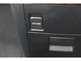 【アクセサリーソケット】12Vのカー用品等の電源供給が可能です。