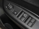 電動格納式ドアミラー・パワーウインドウを装備してます。