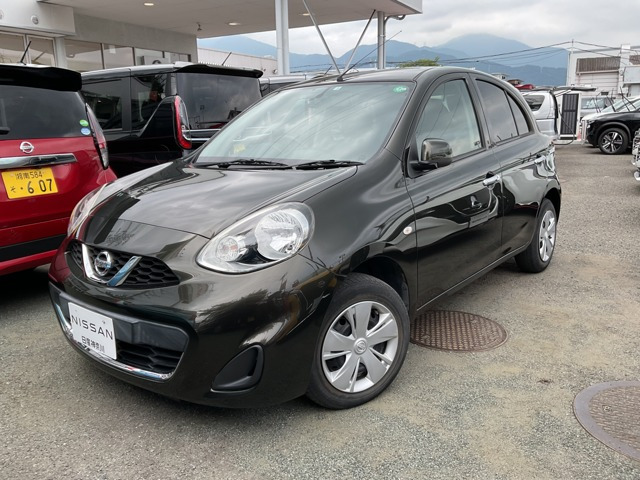 マーチ1.2 S プラムインテリア