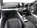 Audiのインテリアはエクステリア同様、優れたデザイン性とクオリティ、そして機能性を兼ね備えております。