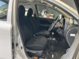 やわらかい座り心地のシートで長時間の運転でも疲れにくくなっています☆シートリフターも付いているので乗る方の身長に合わせて調整が可能です♪