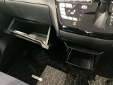 収納スペースもたくさん有ります☆車検証や小物類などすっきり収納♪