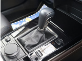 【車屋】として、長く車業界に従事した経験豊富なスタッフが多数在籍しております。