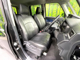 運転席シート廻りは使用感も少なく、良好な状態となっています。前オーナー様が丁寧に使っていたことがよくわかりますね。