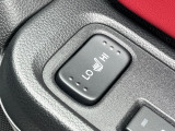 冬にオープンカーを楽しむ上で欠かせない【シートヒーター】を装備しております。シートヒーターはエアコンと違い数分で暖かさを感じることができます。