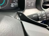 ★マニュアル車のような感覚で操れるパドルシフト★シフトレバーをMモードの位置にして『+』のレバーを引くとシフトアップ『-』のレバーを引くとシフトダウンします!