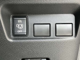 両側オートスライドドアです♪運転席のボタンやキーのボタンでも開閉できます!手荷物がいっぱいの時でも簡単にドアの開け閉めができるのでとっても便利です♪