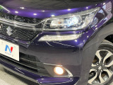【LEDヘッドライト】悪天候や夜間走行時も良好な視界を確保し安心して運転できる高輝度LEDヘッドライトを装備!点灯速度が早く、消費電力も抑えられています。