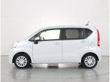 中古車だからこそオススメのボディーコーティング!!ボディ全体を磨く下地処理から丁寧に行い、細かい傷や水垢等の汚れを奇麗にしてから施工いたします!!ビフォー・アフターがハッキリとお判りいただけます!