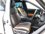 当店ではスポーツグレードや人気車種・上級グレードを主に仕入れ強化しております!中古車でお買い得感あるお車展示中となっておりますのでお客様のご来店、お見積もり依頼お待ちしております。