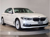【BMWの伝統-2】時代を超える美しさ。磨き抜かれたエアロダイナミクスが瞳を奪う。一目で伝わるスポーティーなプロポーションは、BMWの走行性能を生み出すのに欠かせない要因の一つです。
