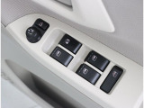お車は展示前にルームクリーニングと除菌を実施!展示中もシート、ハンドル、シフトにはビニールと足元にはマットを敷いて展示してあります!