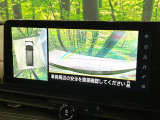 【アラウンドビューモニター】専用のカメラにより、上から見下ろしたような視点で360度クルマの周囲を確認することができます☆死角部分も確認しやすく、狭い場所での切り返しや駐車もスムーズに行えます。