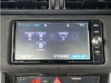 Bluetooth対応、CD/DVD再生機能付き。お好きな音楽を聴きながらのドライブは楽しいですよね〜♪