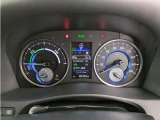 マルチインフォメーションディスプレイ付きのメーターです。エコ運転へ導く多彩な情報を表示してくれます。