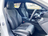 内装クリーニングも施しております。内装の綺麗なお車は気持ちが良くオススメさせていただく1つのポイントになっております。