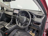 見通しのよいすっきりとした視界で、誰でも運転しやすいです。運転のしやすさは疲れにくさにも繋がりますよ♪